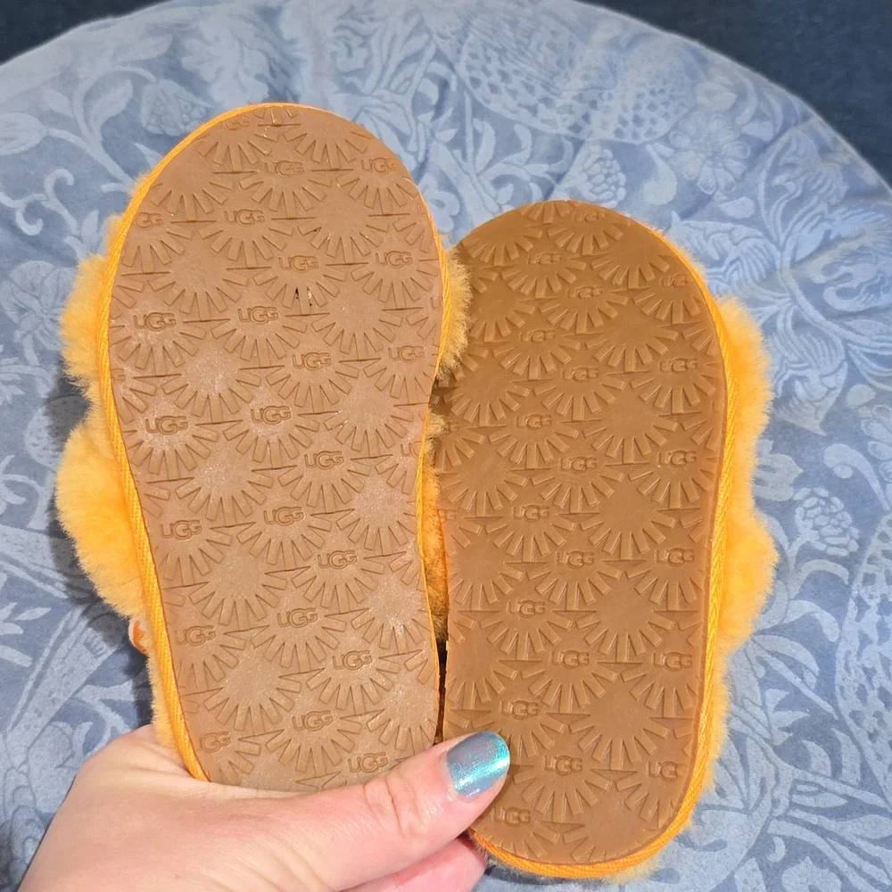 Toddler uggs size 8 orange - Picture 4 of 6